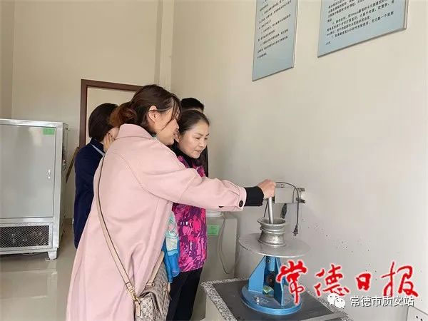 常德市采取“雙隨機(jī)、一公開”，抽檢22家預(yù)拌砼、預(yù)拌砂漿生產(chǎn)企業(yè)